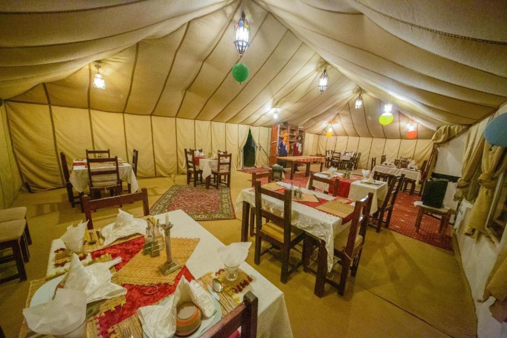 Luxury Desert Camp Мерзуга Екстер'єр фото