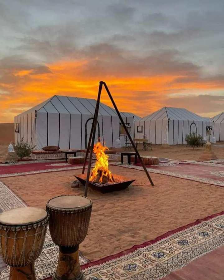 Luxury Desert Camp Мерзуга Екстер'єр фото